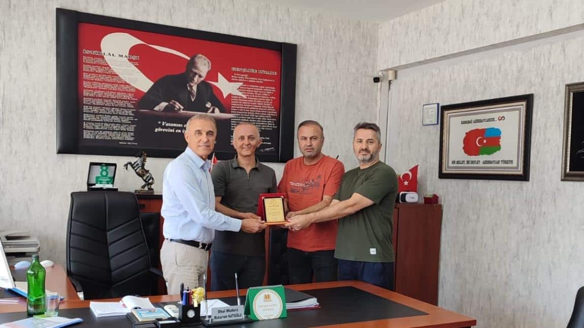 MÜDÜR YARDIMCIMIZ SAYIN MESUT TOPRAK, ŞAHİNBEY MUHACİROSMAN İLKOKULUNA MÜDÜR OLARAK ATANDI.